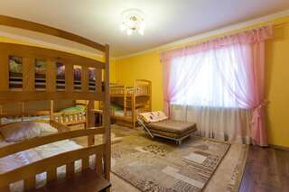 Гостиница Hostel Papa House Калининград Односпальная кровать в общем номере-7