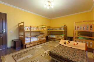 Гостиница Hostel Papa House Калининград Односпальная кровать в общем номере-8