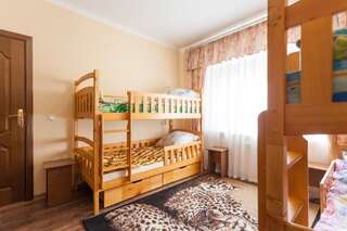Гостиница Hostel Papa House Калининград Односпальная кровать в общем номере-10